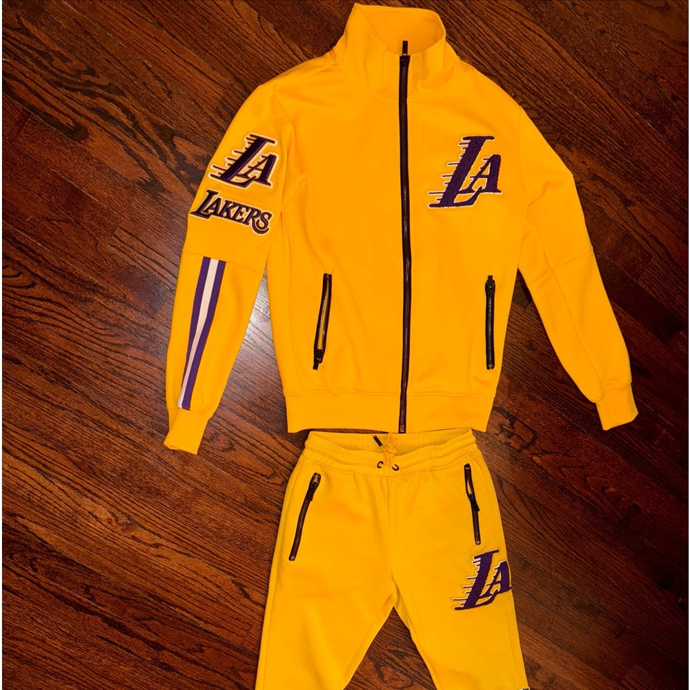 Los Angeles Lakers “Luxury Athletic Collection”NBA TRACKSUIT Sz S (Fits like M)
